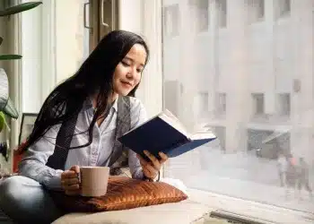 How to Read Like a Curator