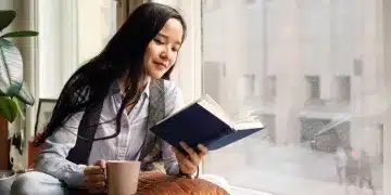 How to Read Like a Curator