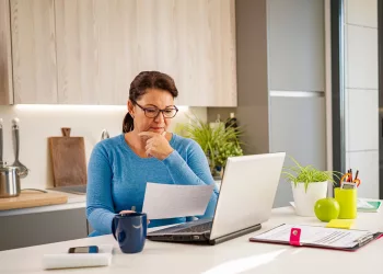 Why Decluttering Your Finances Helps Focus